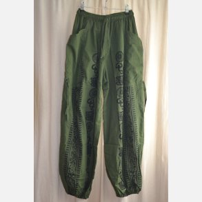 Buks med lommer og snore