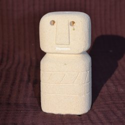 R�gelsesholdere - Sumba sandstensfigurer