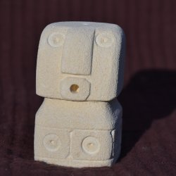 R�gelsesholdere - Sumba sandstensfigurer