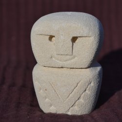 R�gelsesholdere - Sumba sandstensfigurer